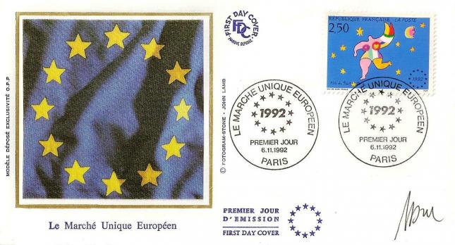 24 2776 06 11 1992 marche unique europeen
